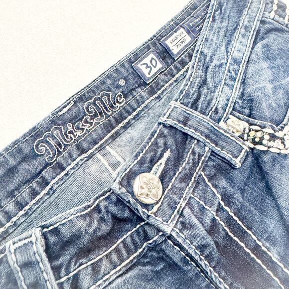 Miss Me Signature Cropped Dark Wash Denim Ripped Jeans Studded Pockets SIze 30 - Picture 6 of 10